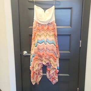 Strapless patterned dress